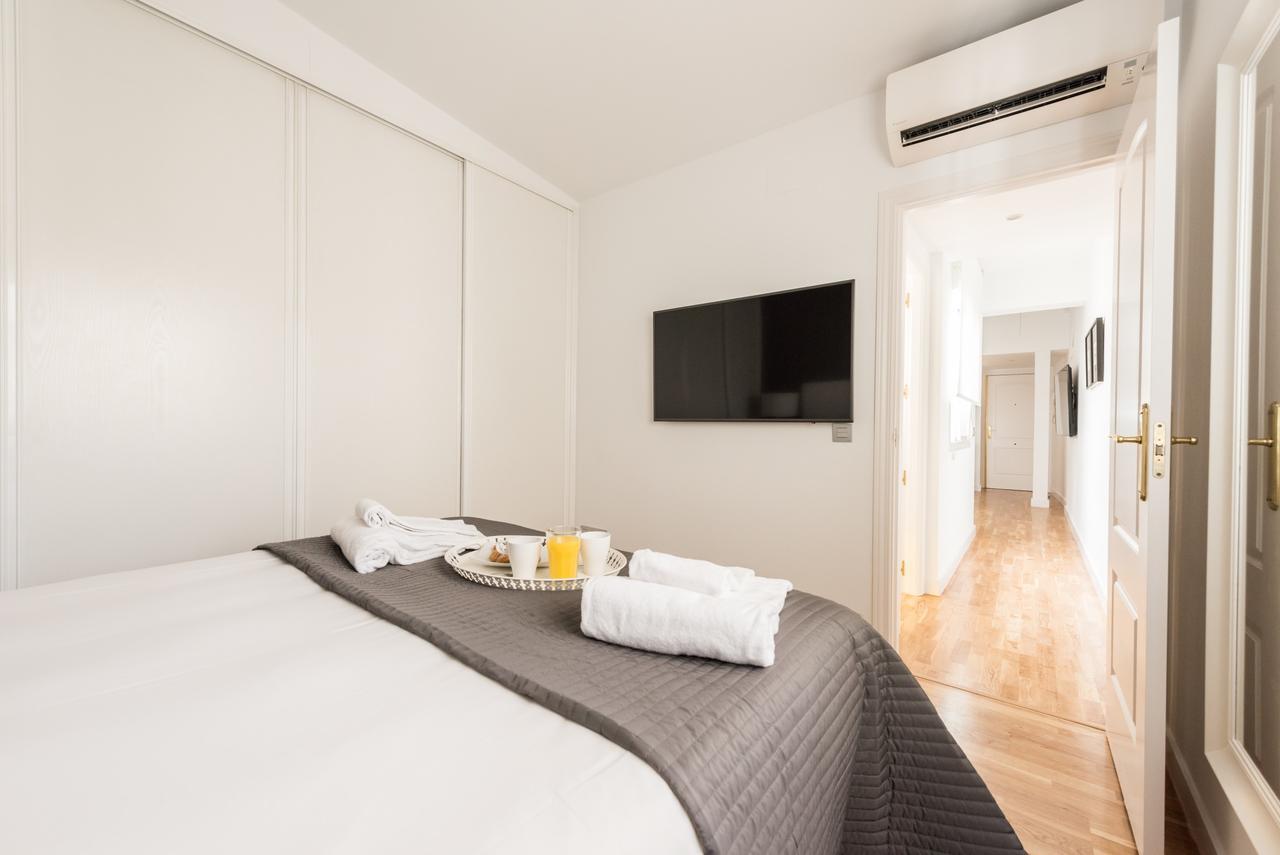 Latina Suite Madri Exterior foto
